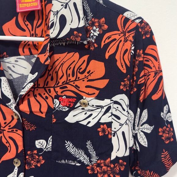 NWT: Superdry - Women's Short Sleeve, Button Up, Beach Resort Shirt (US 6) - Picture 3 of 5